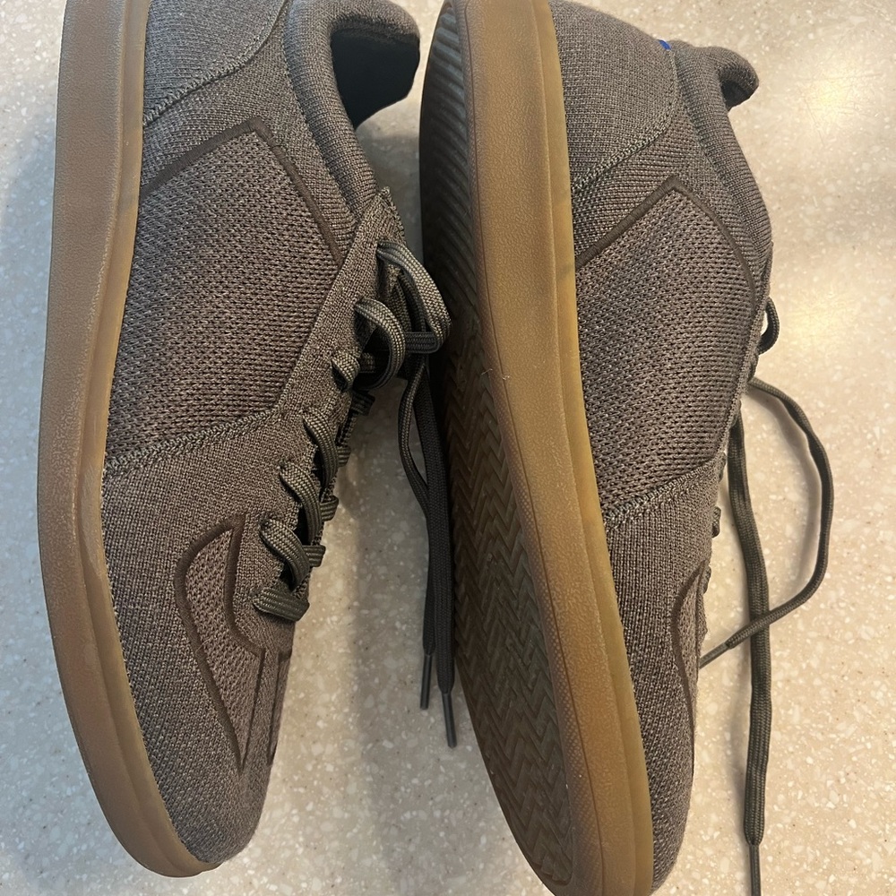 Men’s Grey Rothy’s - Picture 3 of 6